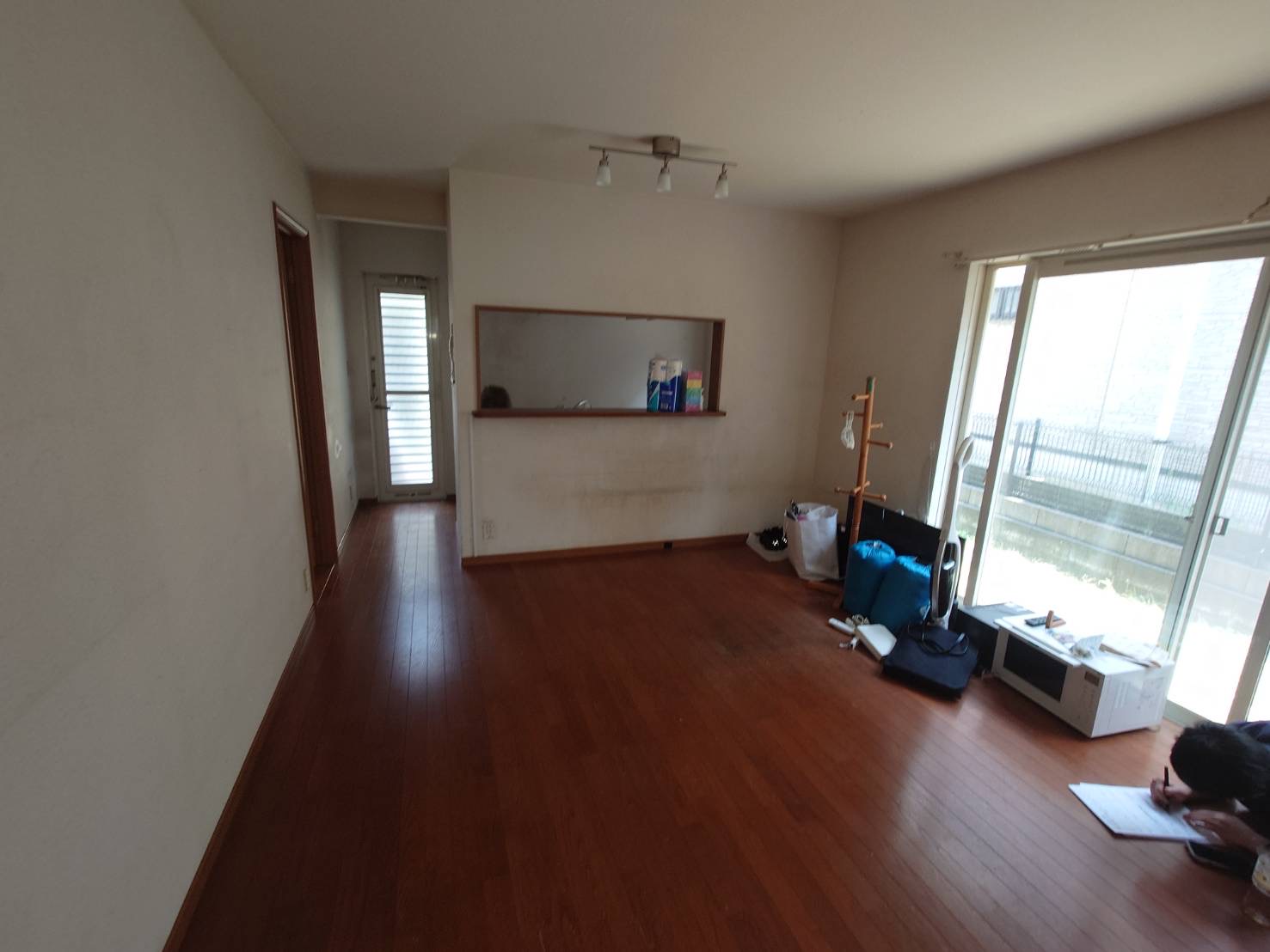 千葉県柏市_残置物撤去_樹木伐採_草刈り_高価買取_不動産売却_一軒家_5LDK_リビング_作業後