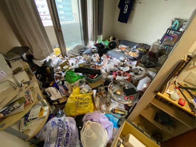 東京都_国分寺市_ゴミ屋敷清掃_マンション_1LDK_リビング_作業前