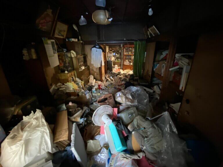 神奈川県_横浜市_西区_ゴミ屋敷清掃_一軒家_3DK_和室3_作業前