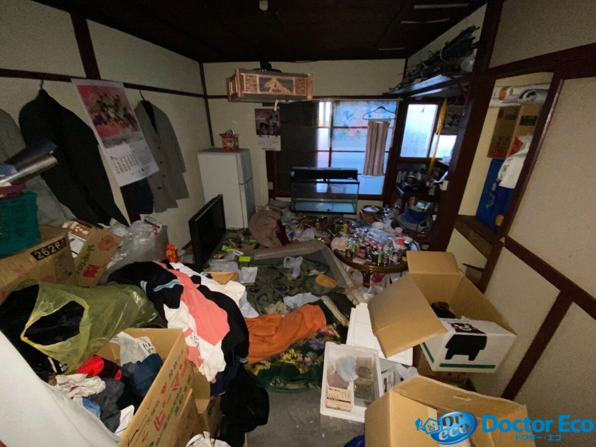 東京都_江東区_東陽_引っ越し_退去時_残置物撤去_ゴミ屋敷清掃_アパート_2K_リビング_作業前
