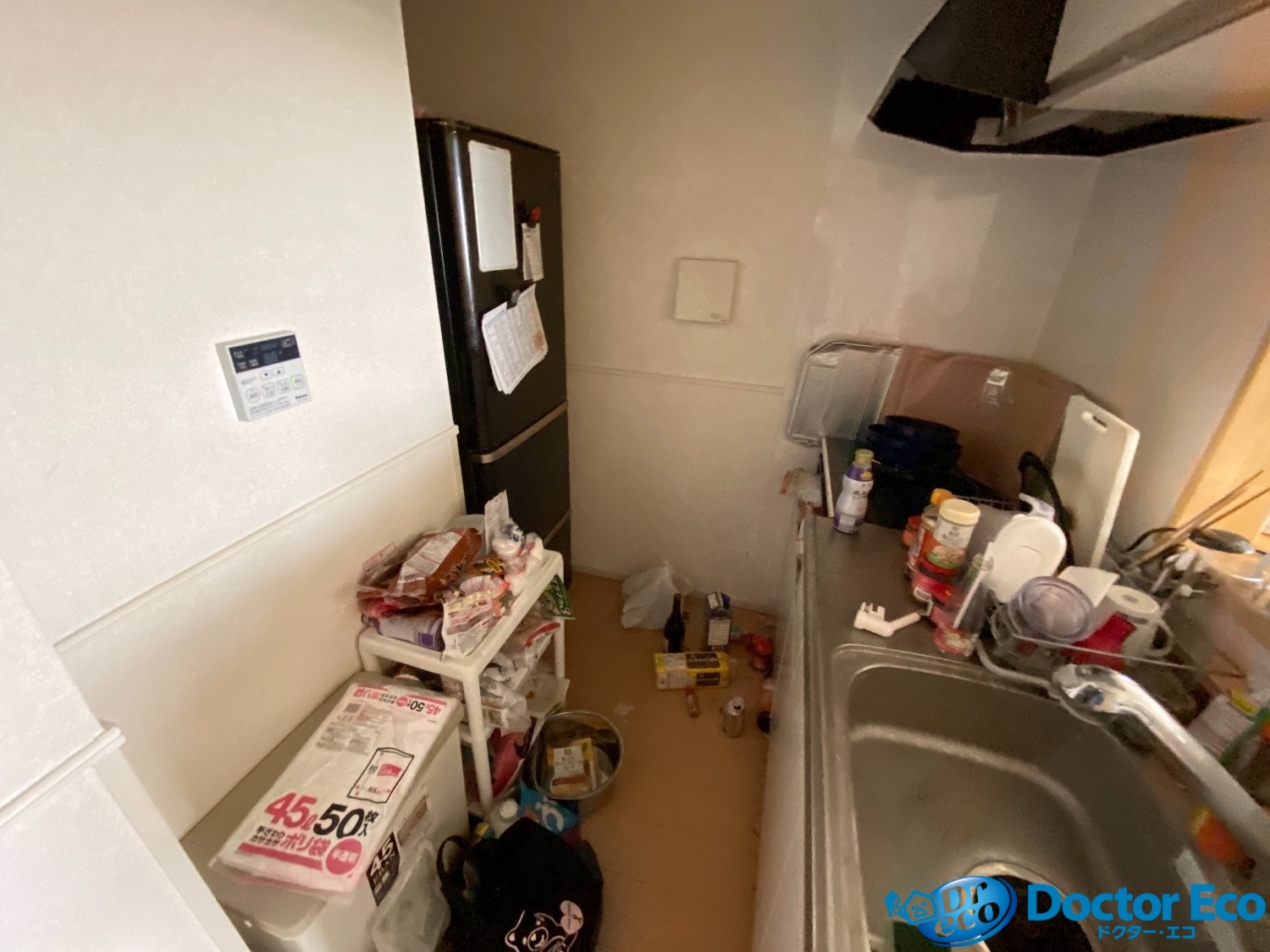 埼玉県吉川市中央_遺品整理_不用品回収_引っ越し_退去_アパート_1LDK_キッチン_作業前