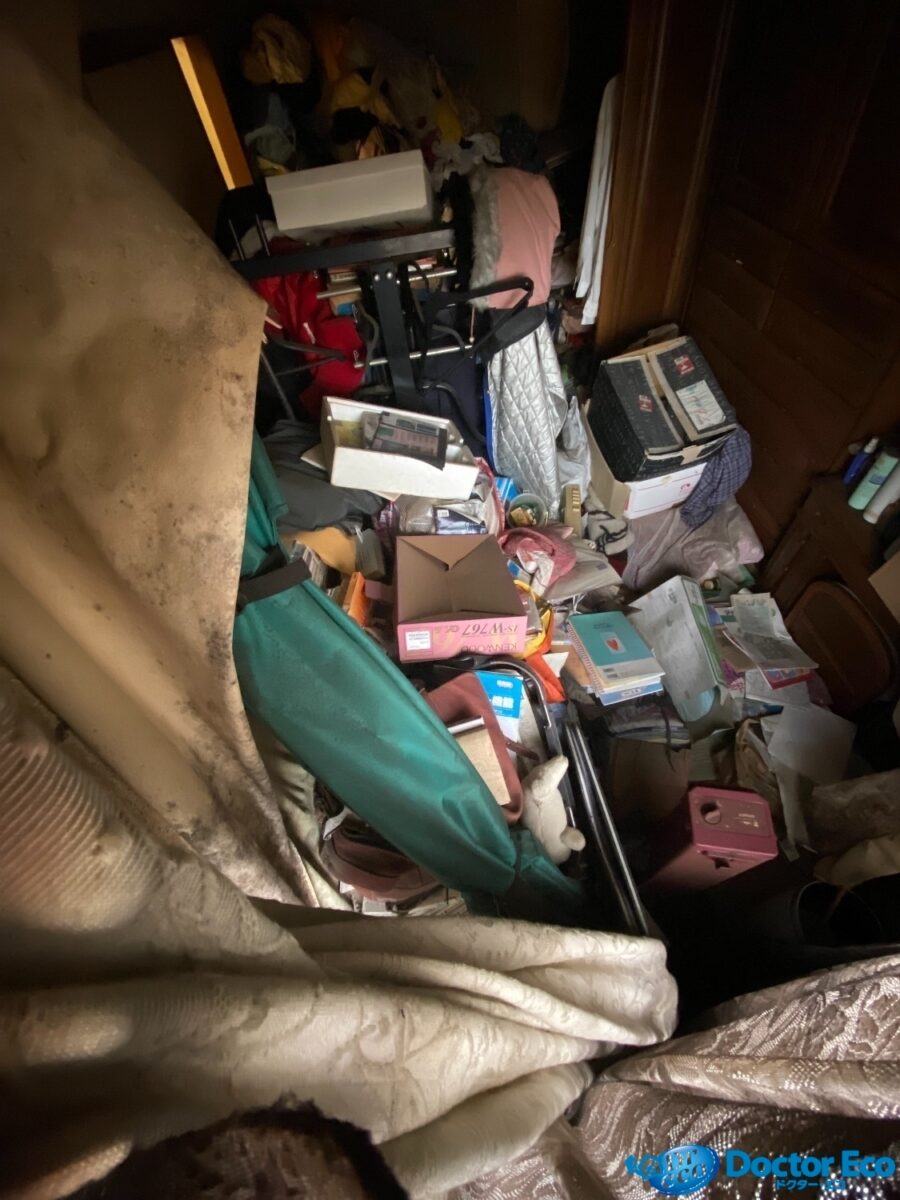 東京都_葛飾区_東金町_引っ越し_退去時_配送サービス_物屋敷_不用品回収_アパート_1LDK_和室2_作業前