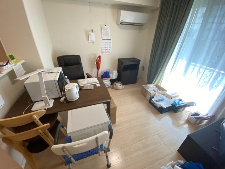東京都世田谷区赤堤_残置物撤去_不用品回収_配送サービス_引っ越し_退去_高齢者施設_マンション_1LDK_洋室1_作業前