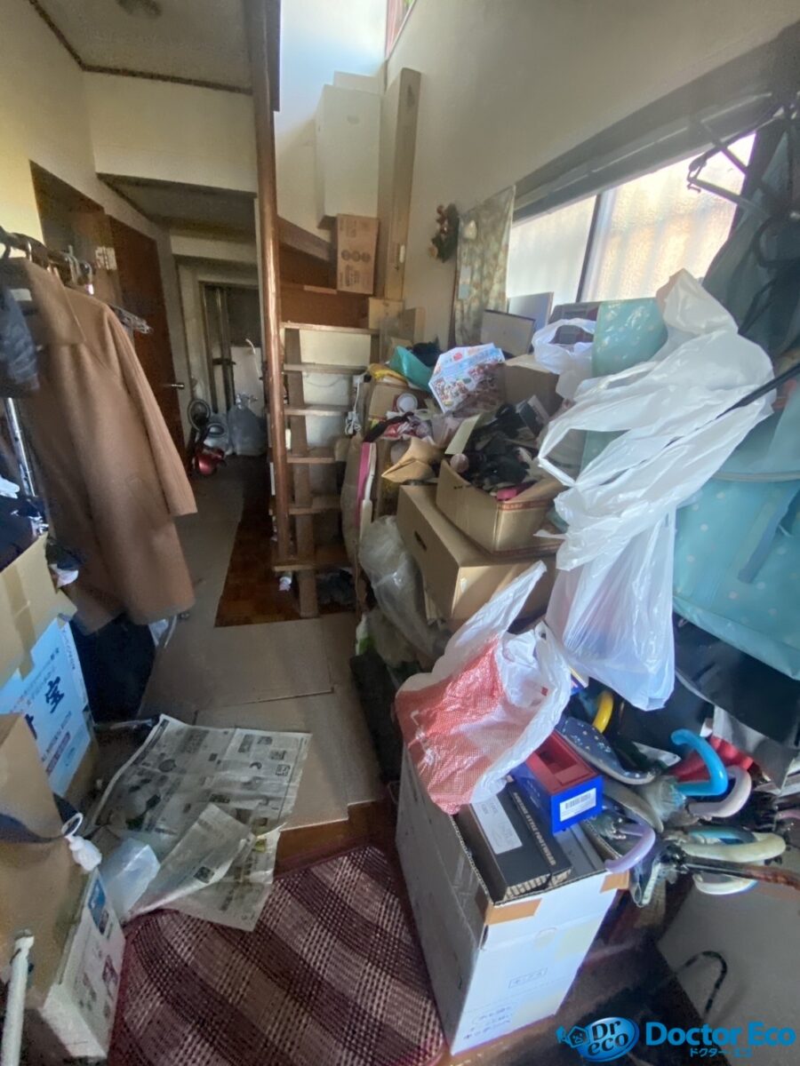 東京都杉並区高井戸西_物屋敷片付け_残置物撤去_解体_一軒家_4LDK_廊下_作業前