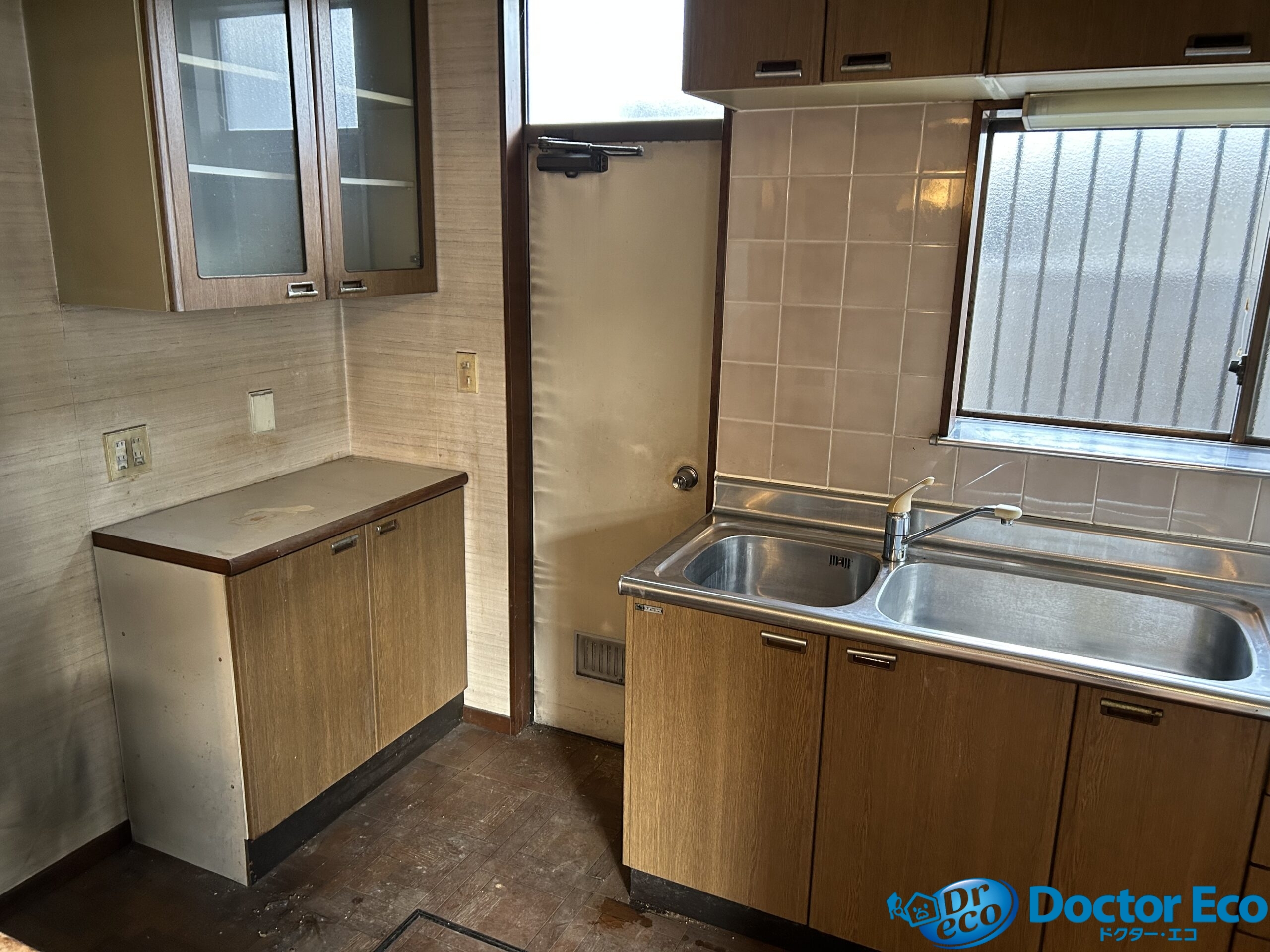 東京都杉並区宮前_残置物撤去_ハウスクリーニング_樹木_草木_伐採_不動産売却_一軒家_5LDK_キッチン_作業後