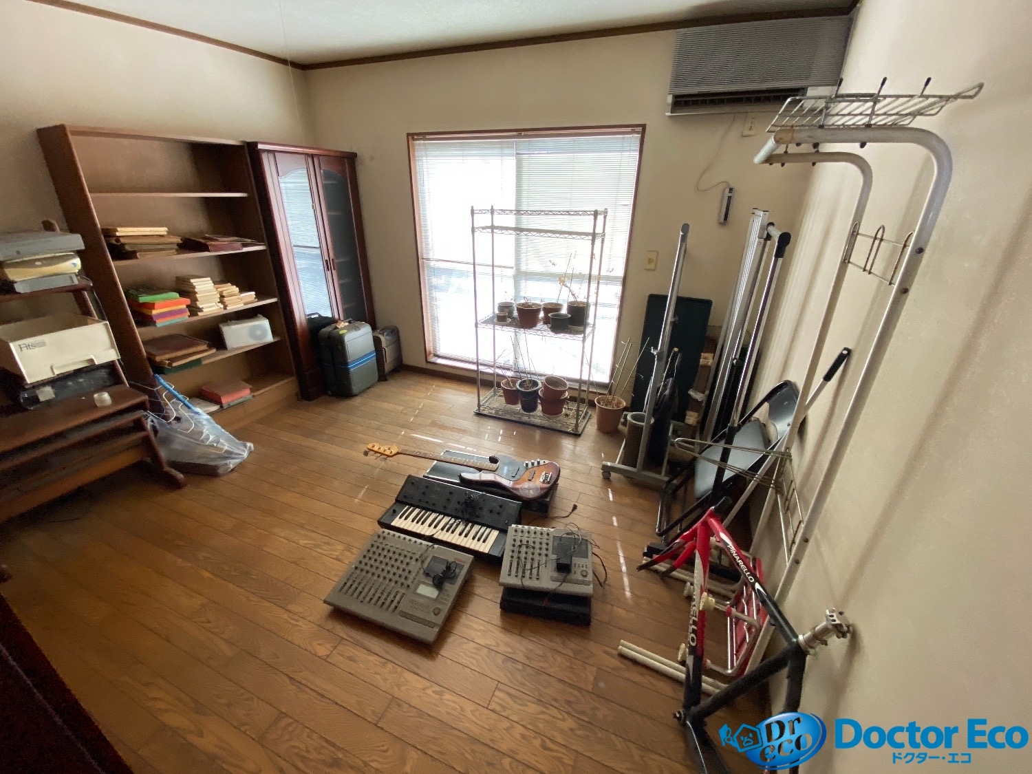 東京都杉並区宮前_残置物撤去_ハウスクリーニング_樹木_草木_伐採_不動産売却_一軒家_5LDK_洋室5_作業前