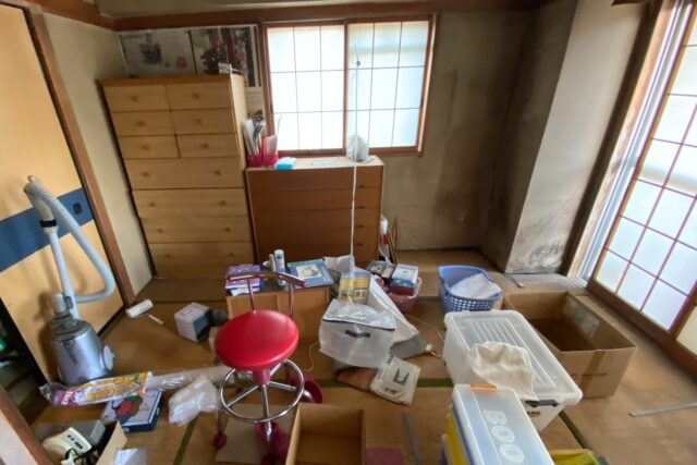 埼玉県さいたま市桜区_遺品整理_残置物撤去_不動産売却_マンション_3LDK_和室1_作業前