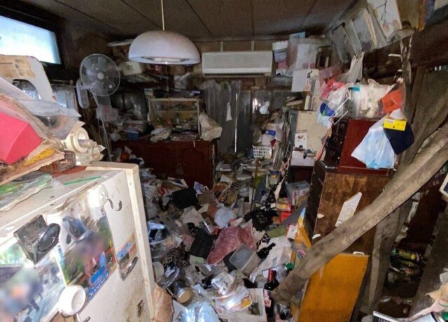 東京都品川区西大井_ゴミ屋敷清掃_解体時_一軒家_3K_和室2_作業前