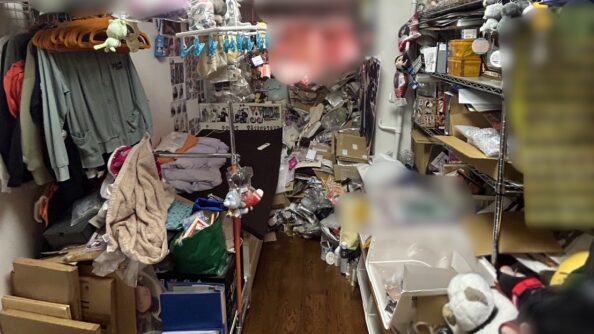 東京都墨田区 残置物撤去 必要品の仕分け 梱包作業 配送サービス 引っ越し 退去時 マンション 1LDK 洋室 作業前 e1734417535926
