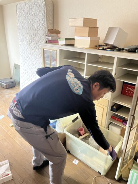 東京都文京区_遺品整理_残置物撤去_引っ越し_退去_マンション_3LDK_作業中 (1)