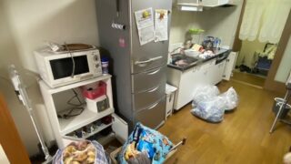 東京都板橋区 残置物撤去 遺品整理 エアコン撤去 引っ越し 退去 団地 都営住宅 2DK ダイニング1 作業前 e1734142238179