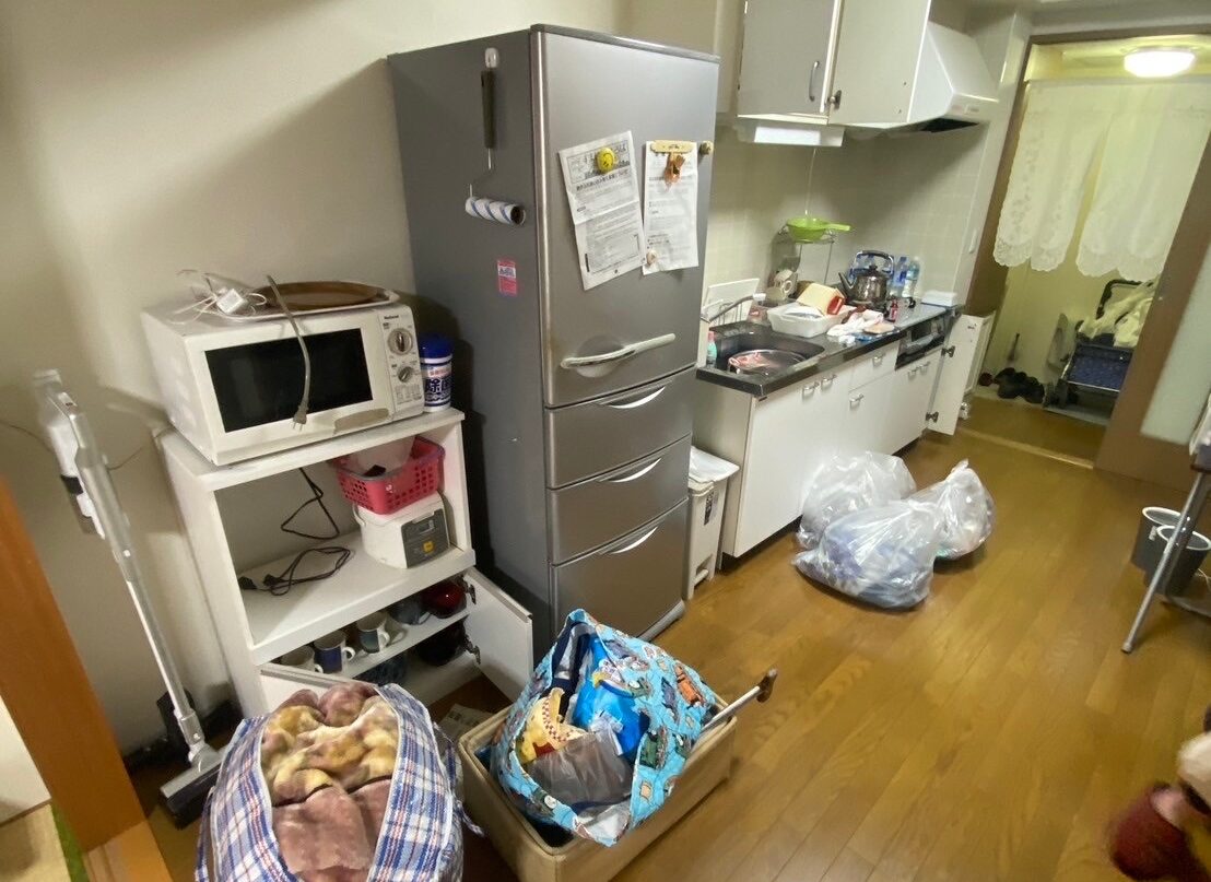 東京都板橋区_残置物撤去_遺品整理_エアコン撤去_引っ越し_退去_団地_都営住宅_2DK_ダイニング1_作業前