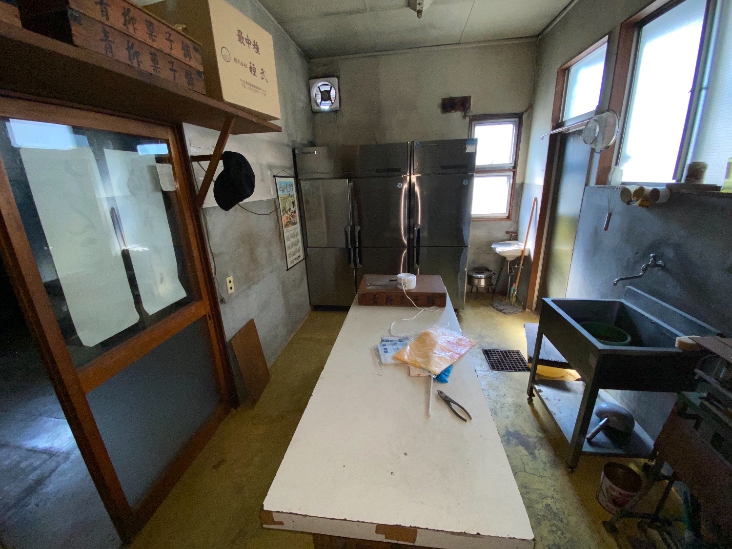 千葉県柏市_残置物撤去_解体時_店舗_住居_5LDK_キッチン_作業前