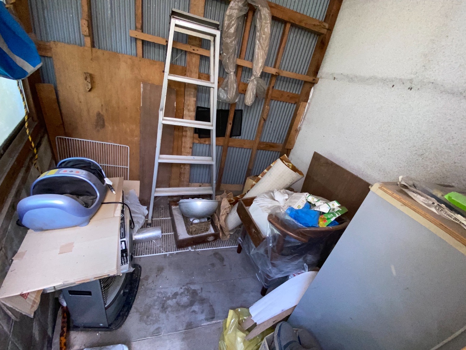 千葉県柏市_残置物撤去_解体時_店舗_住居_5LDK_物置1_作業前
