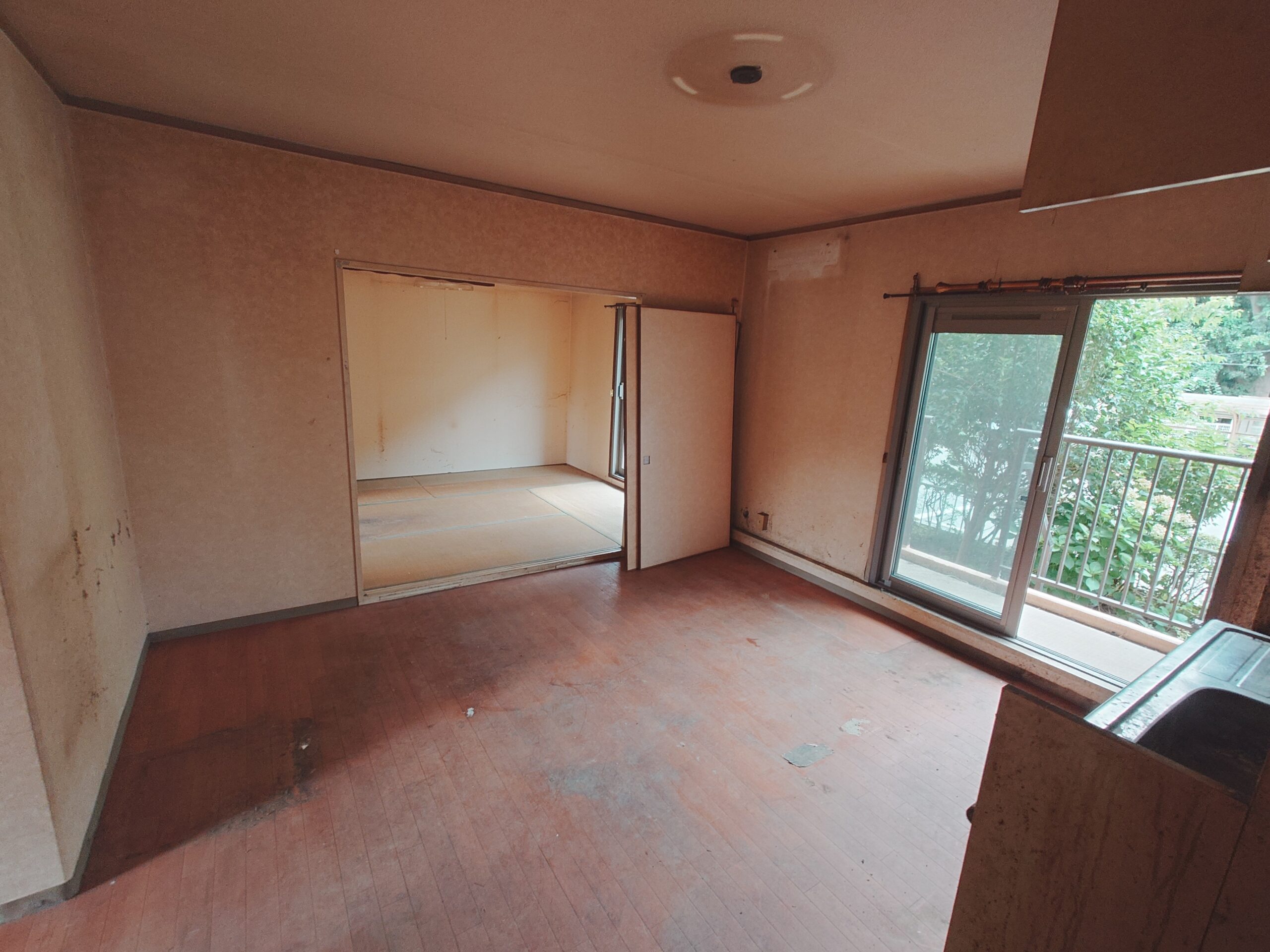 千葉県船橋市_ゴミ屋敷清掃_草刈り_引っ越し_退去時_マンション_4DK_トランクルーム_庭周り_ダイニング1_作業後