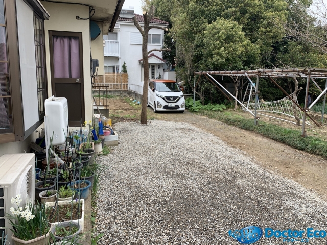 埼玉県越谷市舟渡_樹木伐採_不用品回収_駐車スペース_一軒家_庭_庭4_作業後